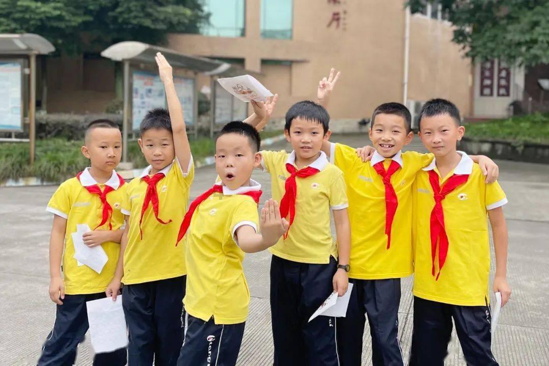 上升的五彩石