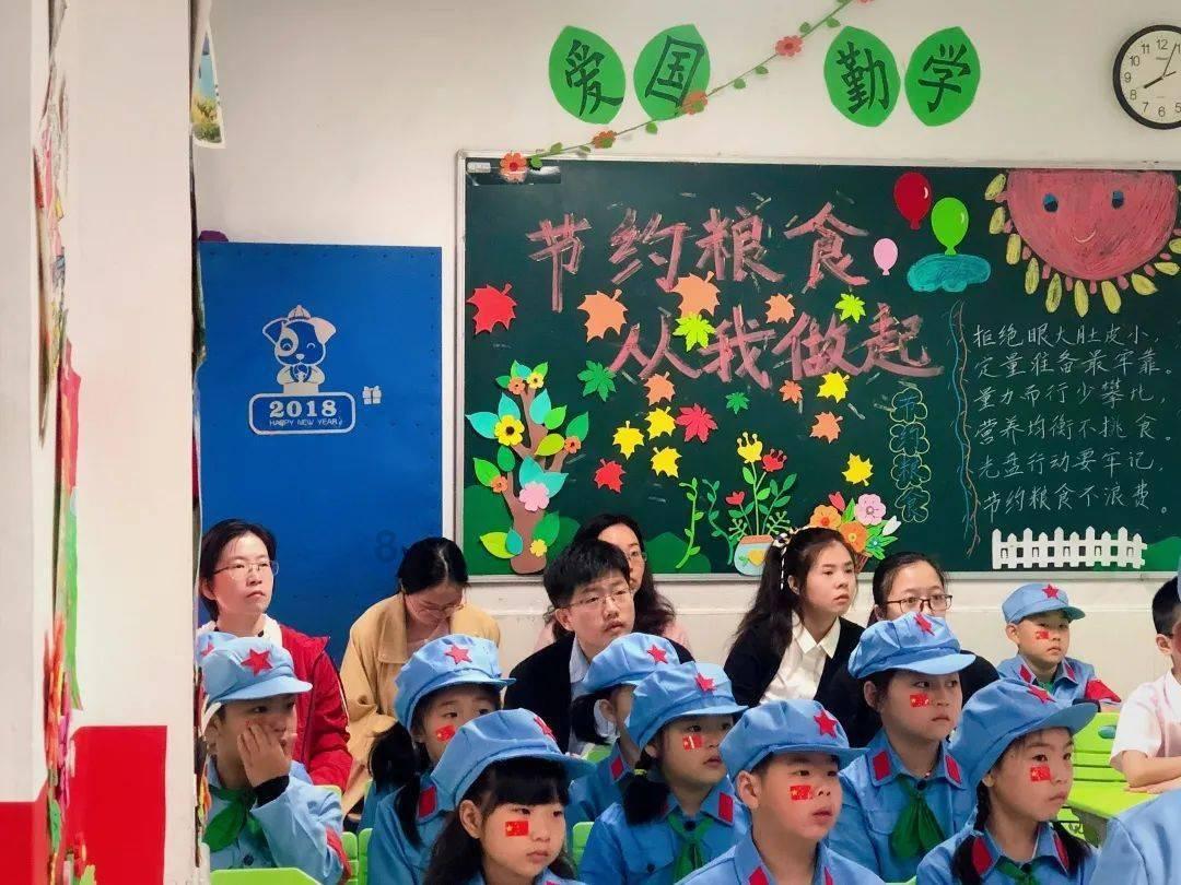 难怪电视剧里只有上半身,镜头下移后,全是辣眼睛的尴尬场景