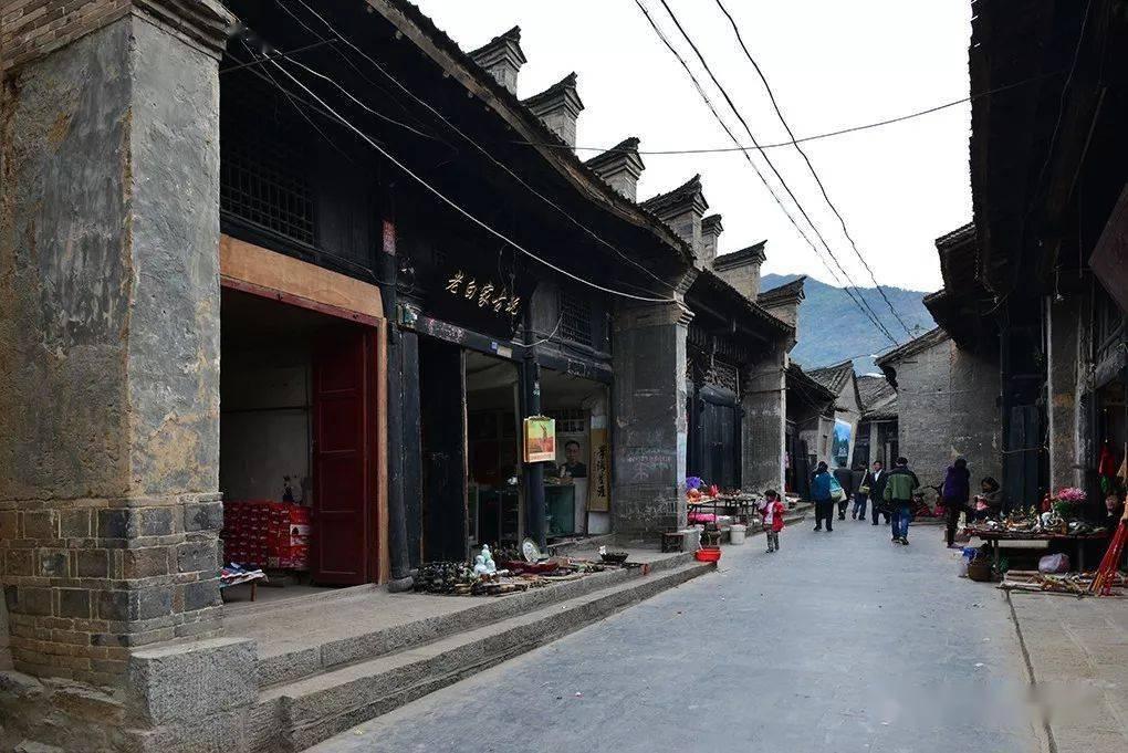 卫星 | 我们的桌子，穿越了时间的长河