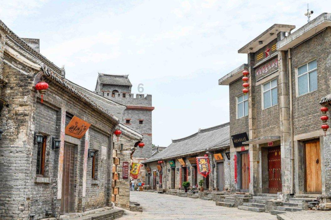 晋有二日，夏日烈阳，是为赵盾；楚国有鸟，一鸣惊人，那是熊旅